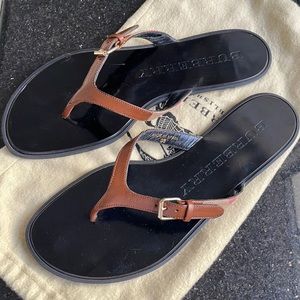 Burberry - Thong Flat Sandals